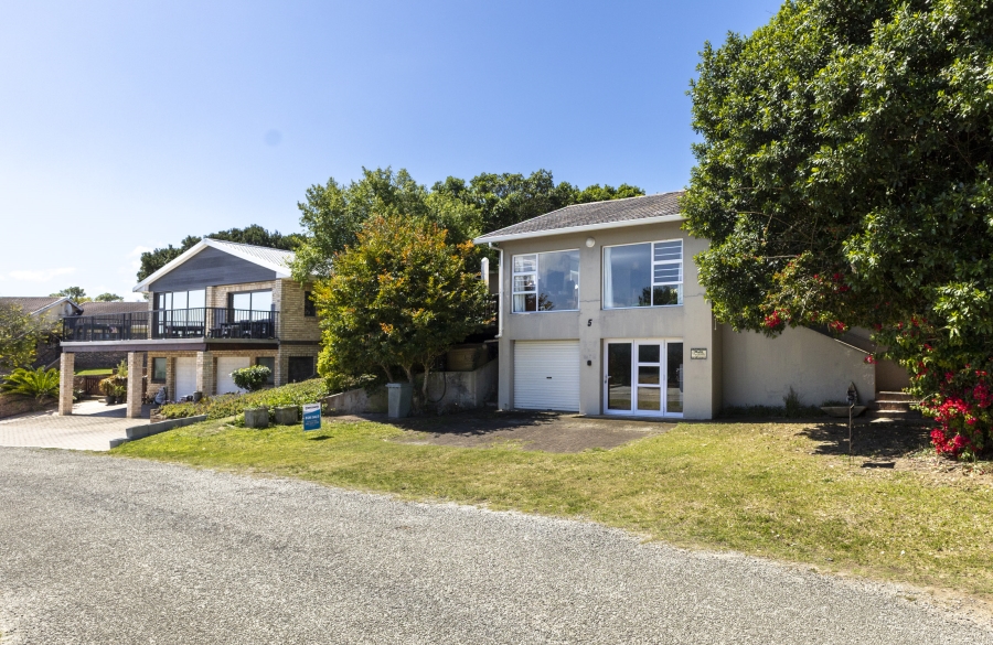 4 Bedroom Property for Sale in Seafield Eastern Cape